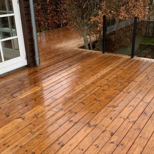 Træterrasse i lærketræ opbygget i Greve